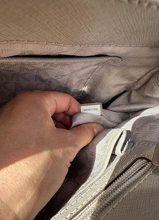 Продам жіночу сіру сумку з сафʼянової шкіри  michael kors sutton large saffiano leather satchel bag pearl grey 9
