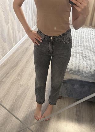 Сірі джинси мом zara