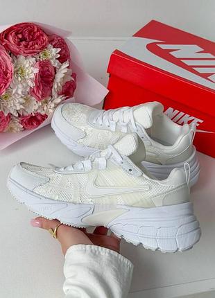 V2k runtekk white flowers