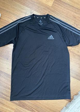 Футболка adidas