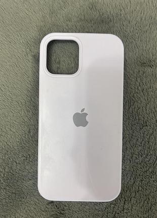 Iphone 12 ніжно-фіолетового кольору, ціна 300 грн,чохол у гарному стані,приємний на дотик,надійно захищає телефон від пошкоджень.