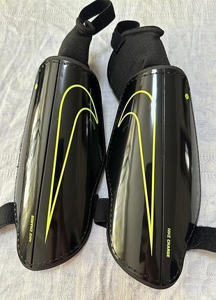 Щитки оригинал nike 4