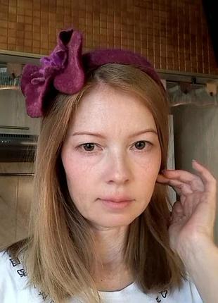 Обруч из шерсти с цветком