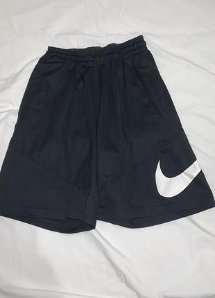 Спортивні баскетбольні шорти nike dri-fit. оригінал. розмір s.