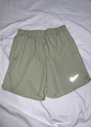 Чоловічі спортивні шорти для бігу nike challenger men's dri-fit 7" brief-lined running shorts. розмір s. оригінал.
