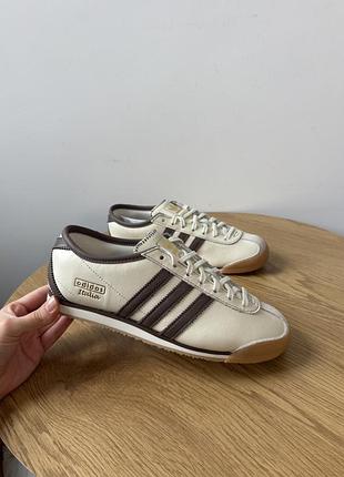 Жіночі кросівки adidsa ltalia