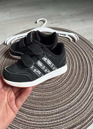 Оригінальні кросівки adidas 23(14см)модель 2020року