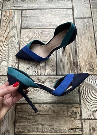 Чудові туфлі човники zara 39 розмір