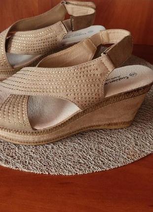 Босоніжки на танкетці cushion-walk   роз. 39-39.5(укр.)