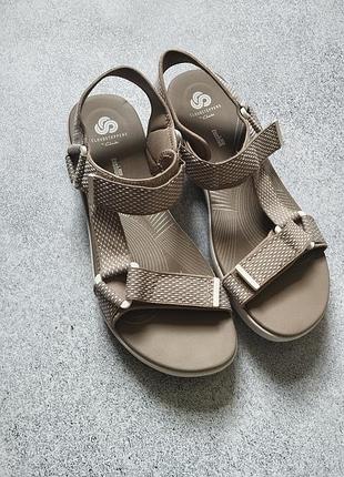 Босоніжки clarks cloudsteppers