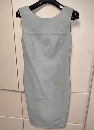Платье итальянского бренда blumarine со светло-голубой подкладкой.