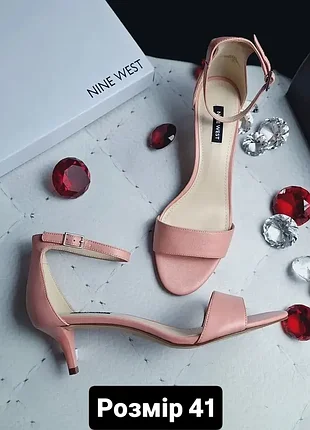 Nine west оригінал рожеві босоніжки кольору гуави на кіттен хіл