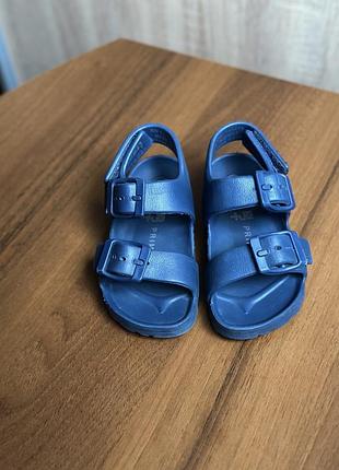 Сандалі від primark