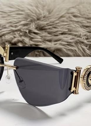 Окуляри у стилі versace