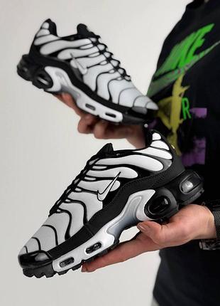 Жіночі кросівки nike air max plus white black