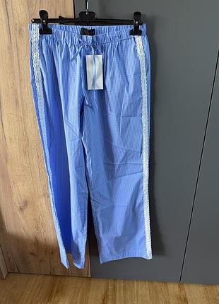 Брюки zara в пижамном стиле размера м