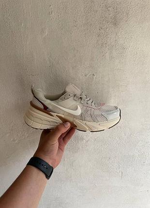 Женские бежевые кроссовки nike v2k runtekk beige grey х эйр макс 39