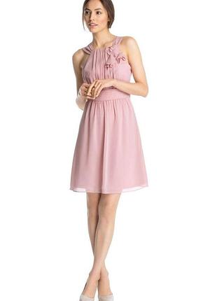 Нарядное пудровое платье