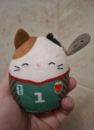 Игрушка squishmallows с макдональдз хеппи мил (кошка-футболист, fifa)