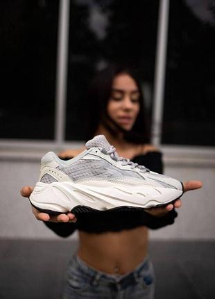 Бежеві кросівки адідас їзі буст 700 унісекс adidas yeezy boost 700 static 44