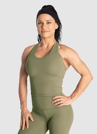 Оливковый кроп-топ моп майка с т-образной спиной модели core crop t-back от бренда better bodies