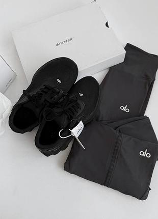 Alo yoga runner black 5