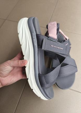 Оригінальні босоніжки skechers