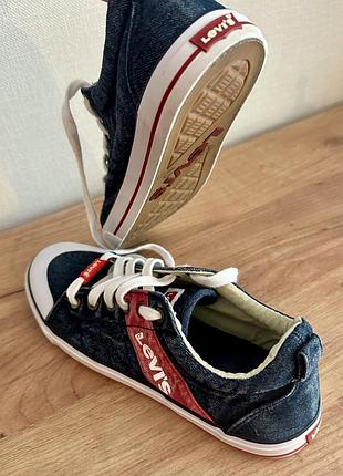 Ідеальні кеди levi’s. джинсові під ретро