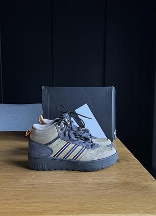 Стильні утеплені кросівки для дітей  adidas hoops 4.0 mid kids