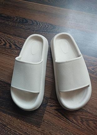 Женские шлепки