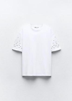 Біла футболка zara зі стразами
