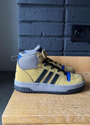 Зимові б/в хайтопи adidas turnaround для дітей в ідеальному стані