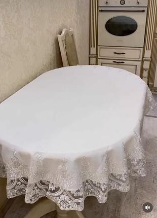 Скатертина з французьким мереживом на овальний стіл 160x300