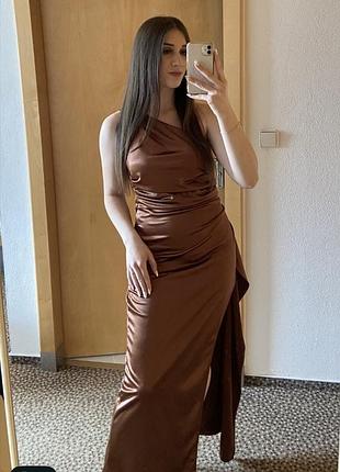 Жіноча сукня довга