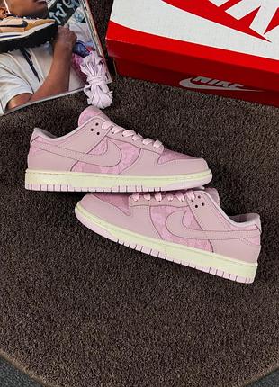 Стильные женские кроссовки nike dunk low wmns 'lace pack - regal pink'