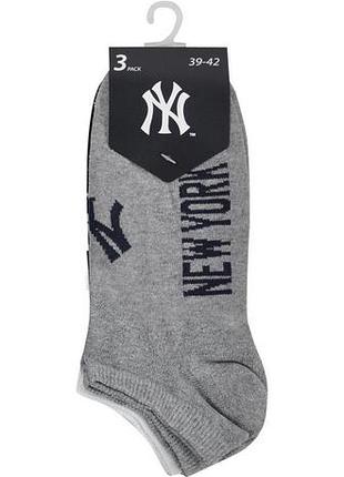 Шкарпетки new york yankees 3 pk sneaker чорний, білий, сірий уні 35-38