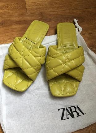Зручні стильні яскраві шльопанці шльопанці zara 35