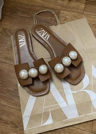 Шльопанці шльопки натуральна шкіра фірми zara 35 розмір