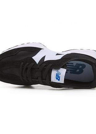 Balance 327 black white 4