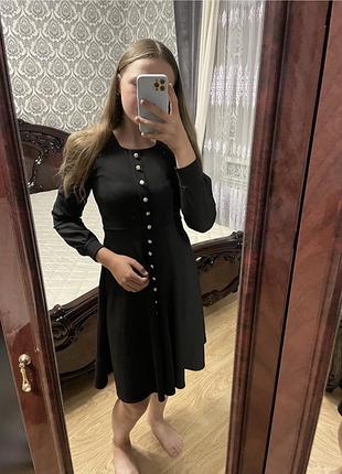 Сукня в чорному кольорі