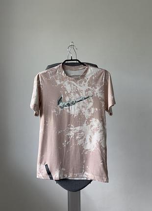 Спортивна футболка nike