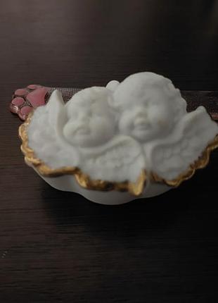 Порцелянова шкатулка  янголи