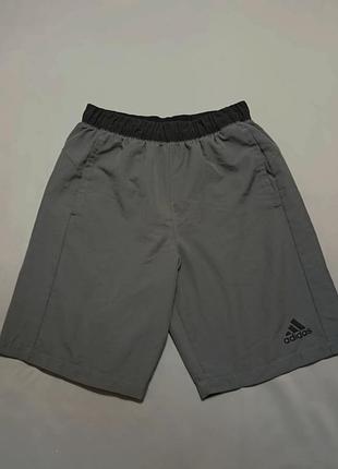 Спортивні шорти adidas