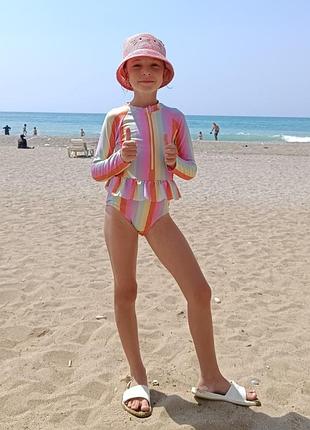 Слитный купальник с рукавами 6-7 лет