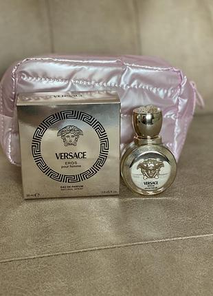 Парфумована ..вода versace eros pour femme - чуттєвий аромат для сучасної жінки. відчуйте вишуканість та шарм .оригінал ,купувала за 2200  дуже стійки