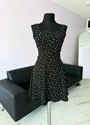 Короткое платье клеш