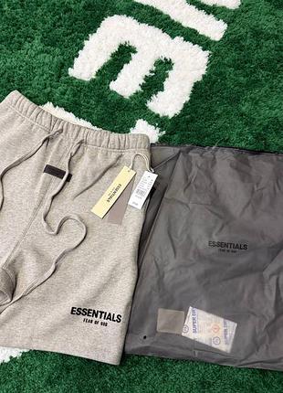 🦴 essentials short 3