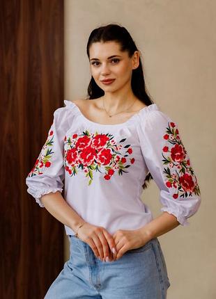 Женская вышиванка цветы