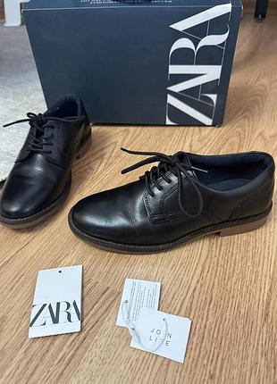 Шкіряні туфлі zara 34
