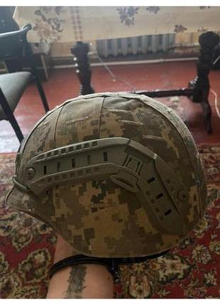 Британський військовий тактичний шолом з кавером піксель зсу